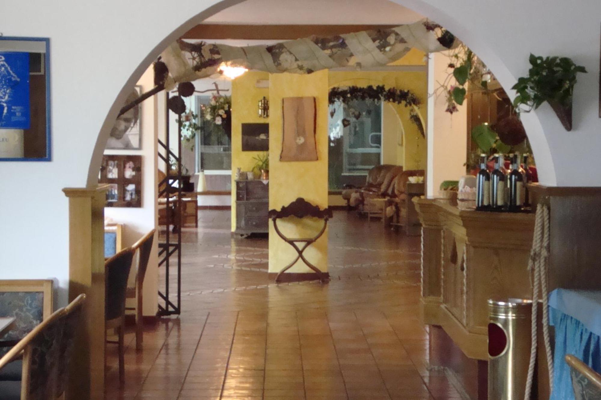 Hotel La Baita Андало Екстериор снимка